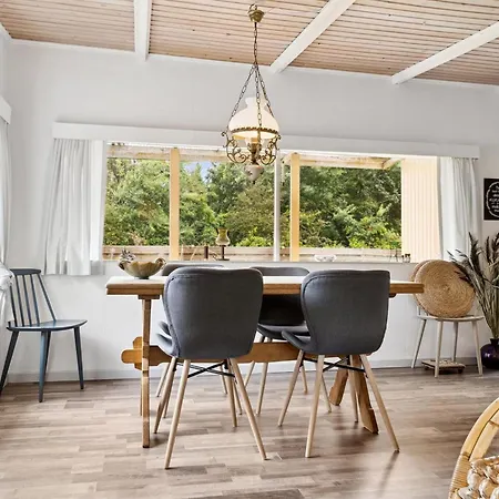 Сasa de vacaciones Aslak - 600m From The Sea By Interhome *